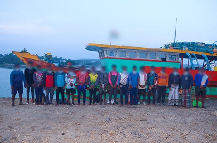 Navy seizes Indian fishing boat for poaching off the coast of Jaffna