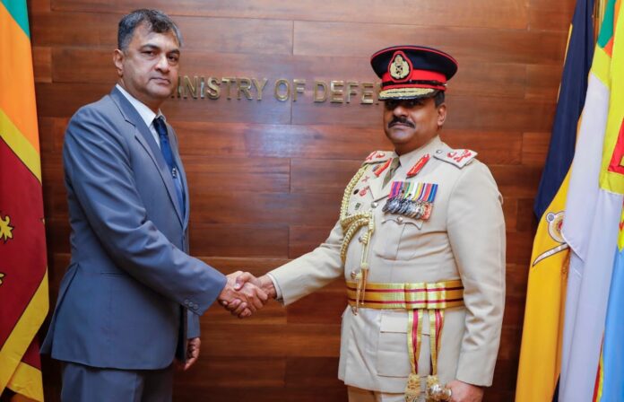 New Army Commander Meets Defence Secretary