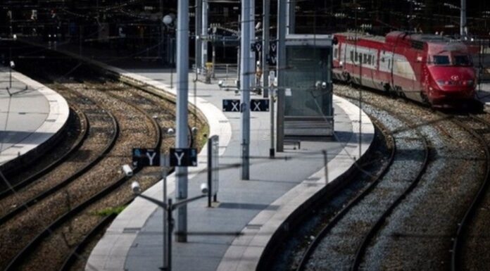 Paris' busiest train station shut after World War II bomb found