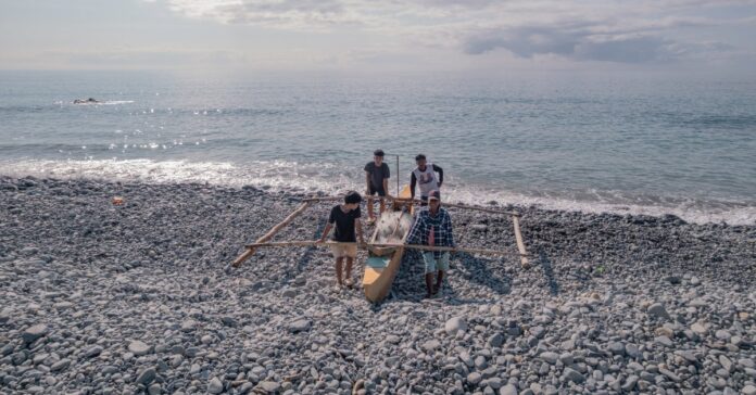 Fishing Communities Fight for their Future as Waters Rise
